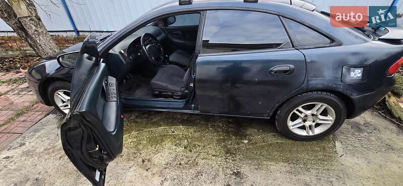 Хэтчбек Mazda 323 1996 в Новых Петровцах