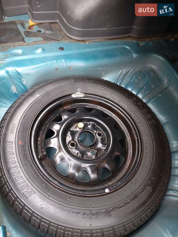 Седан Mazda 323 1995 в Кам'янському