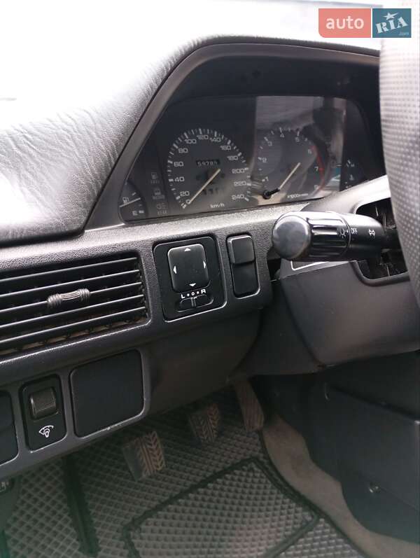 Седан Mazda 323 1995 в Кам'янському