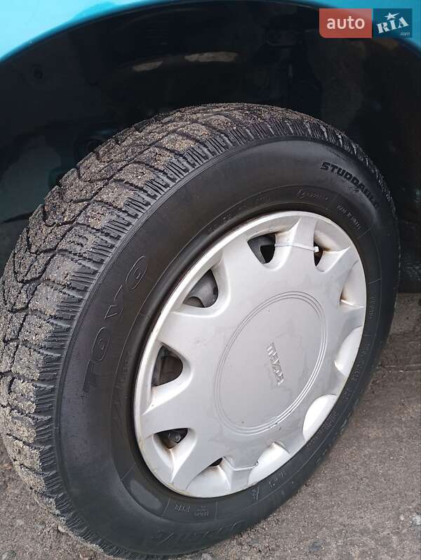 Седан Mazda 323 1995 в Кам'янському