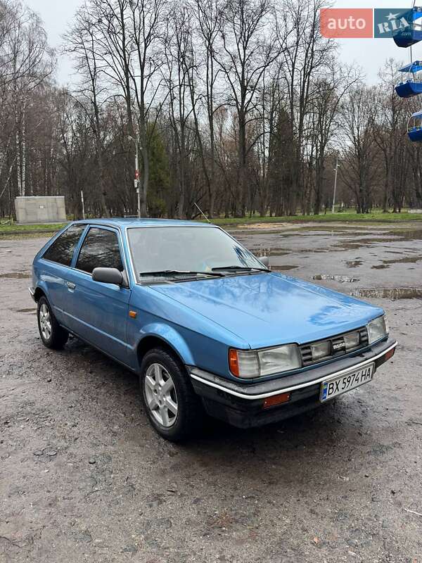 Хэтчбек Mazda 323 1987 в Хмельницком