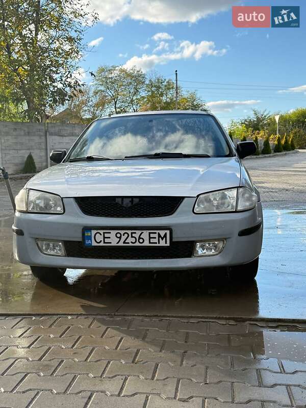 Хетчбек Mazda 323 1998 в Кіцмані