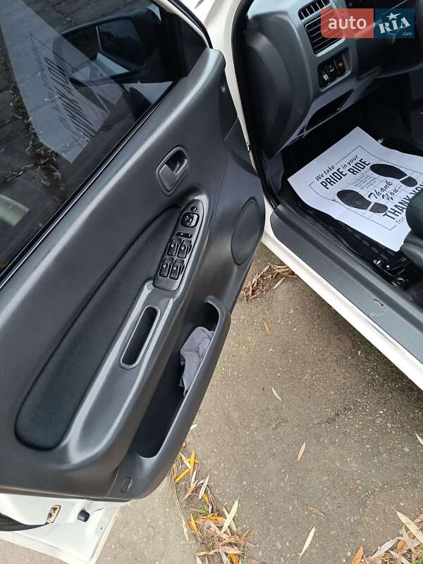 Седан Mazda 323 1998 в Чернівцях фото 21 Седан Mazda 323 1998 в Чернівцях