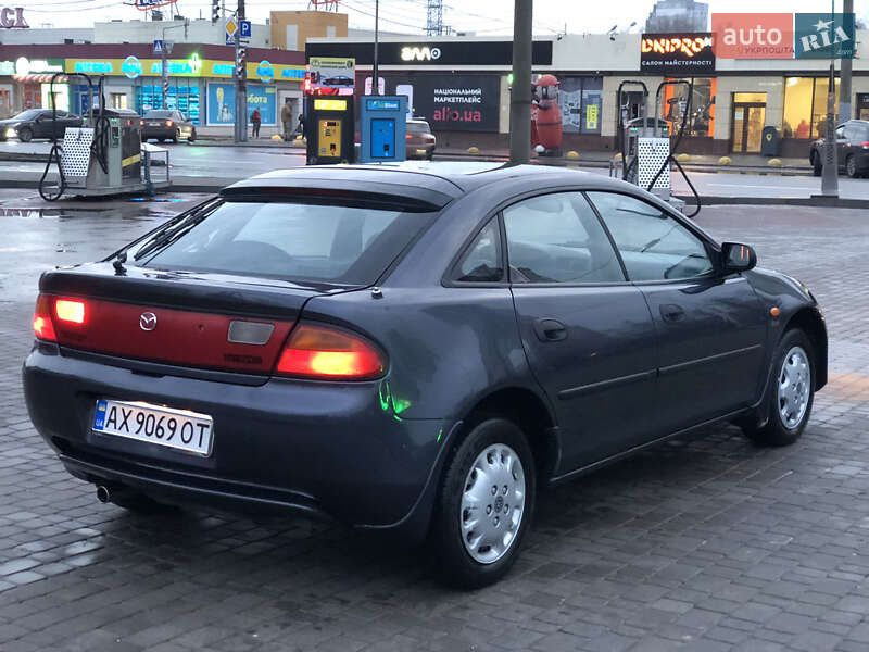 Хетчбек Mazda 323 1998 в Харкові