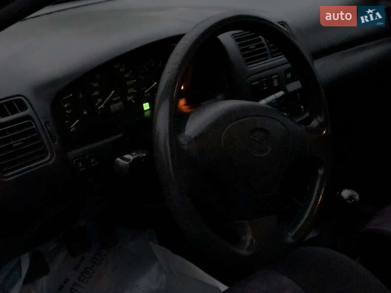 Хетчбек Mazda 323 1998 в Харкові