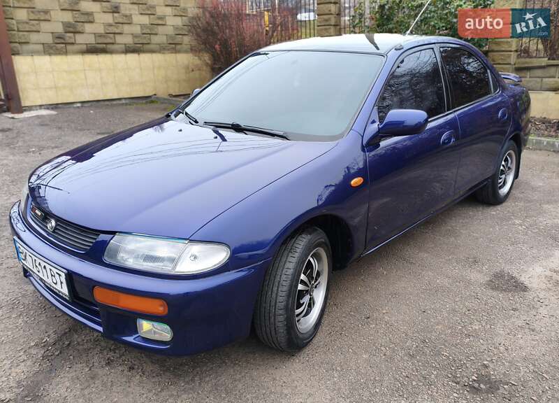 Седан Mazda 323 1996 в Ровно