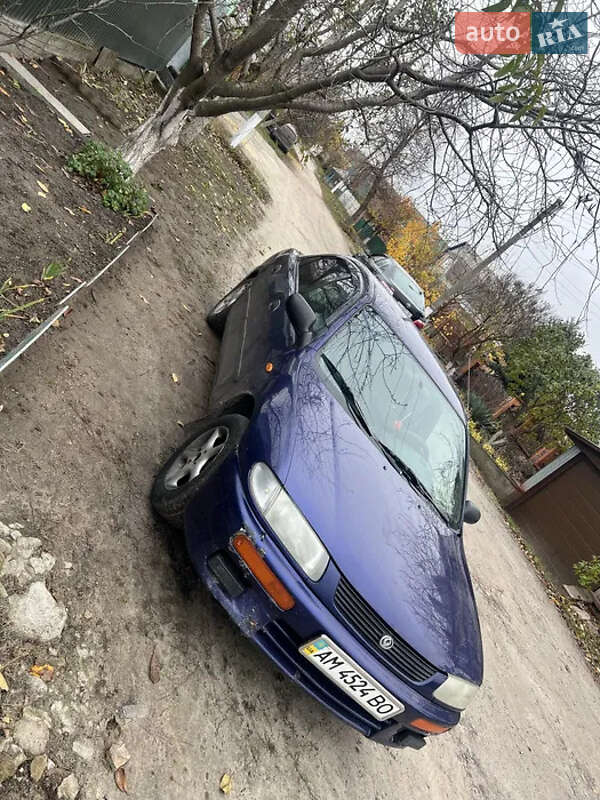 Седан Mazda 323 1995 в Василькове