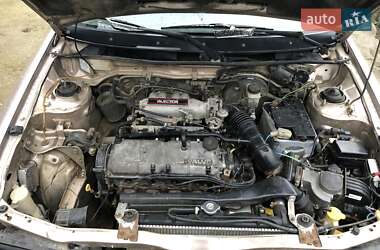 Седан Mazda 323 1991 в Іванівці