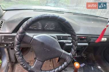 Седан Mazda 323 1990 в Переяславі