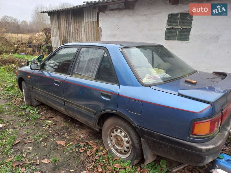 Mazda 323 1990