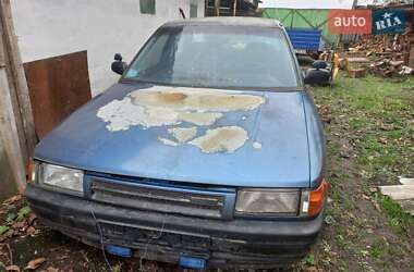 Седан Mazda 323 1990 в Переяславі