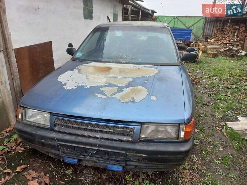 Седан Mazda 323 1990 в Переяславе