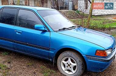 Седан Mazda 323 1995 в Измаиле