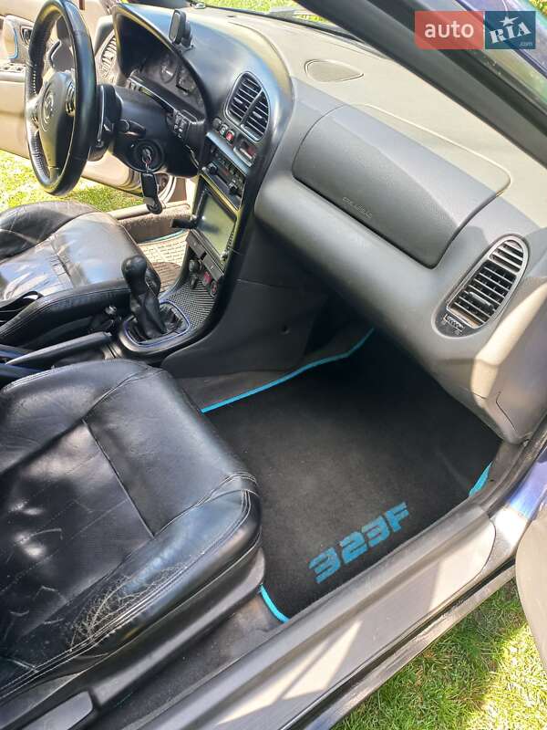 Хэтчбек Mazda 323 1995 в Киеве