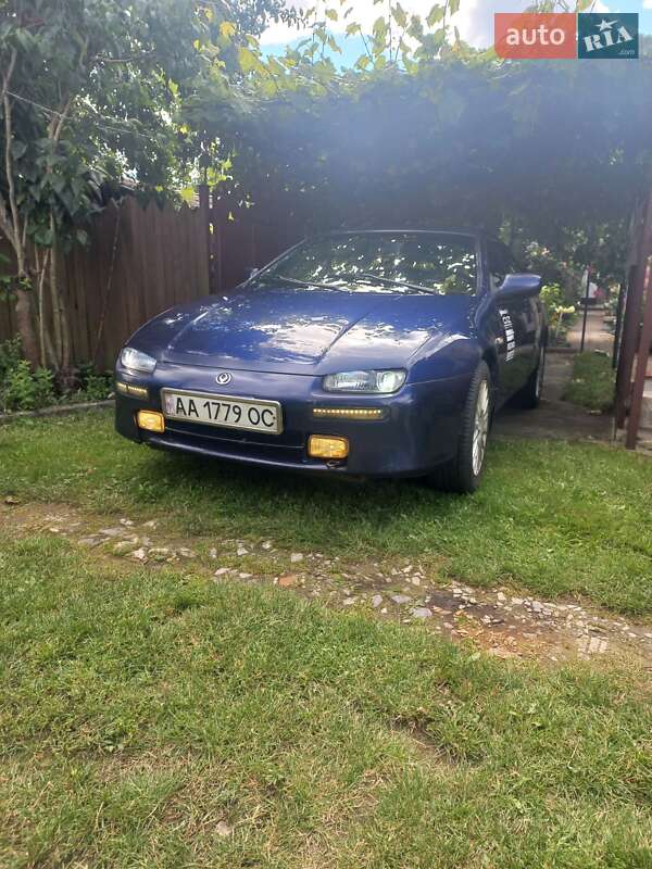 Хэтчбек Mazda 323 1995 в Киеве