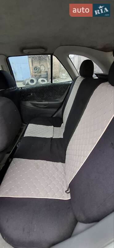 Хэтчбек Mazda 323 1998 в Ровно