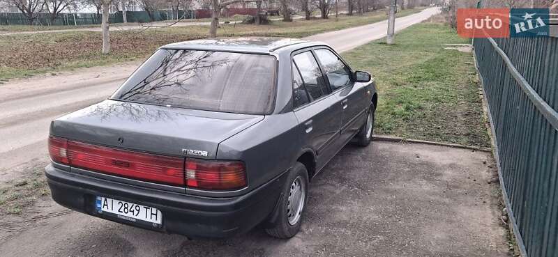 Седан Mazda 323 1994 в Таращі