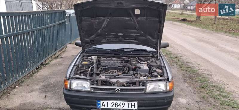 Седан Mazda 323 1994 в Таращі