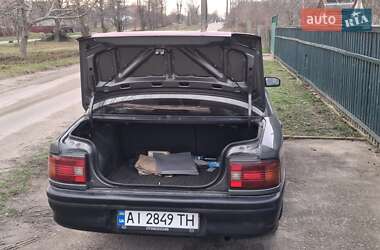Седан Mazda 323 1994 в Тараще