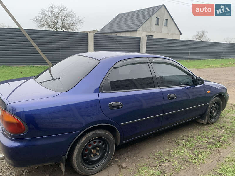 Седан Mazda 323 1995 в Кривому Розі
