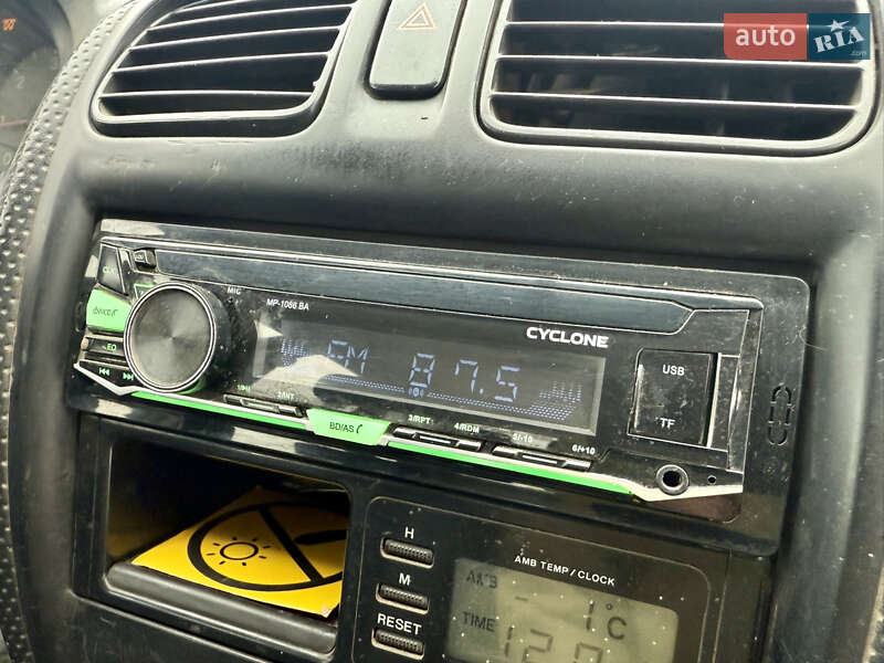 Хэтчбек Mazda 323 1999 в Калиновке фото 21 Хэтчбек Mazda 323 1999 в Калиновке