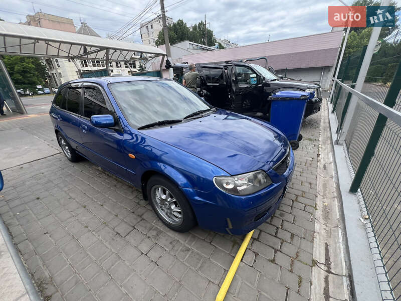 Хэтчбек Mazda 323 2000 в Одессе