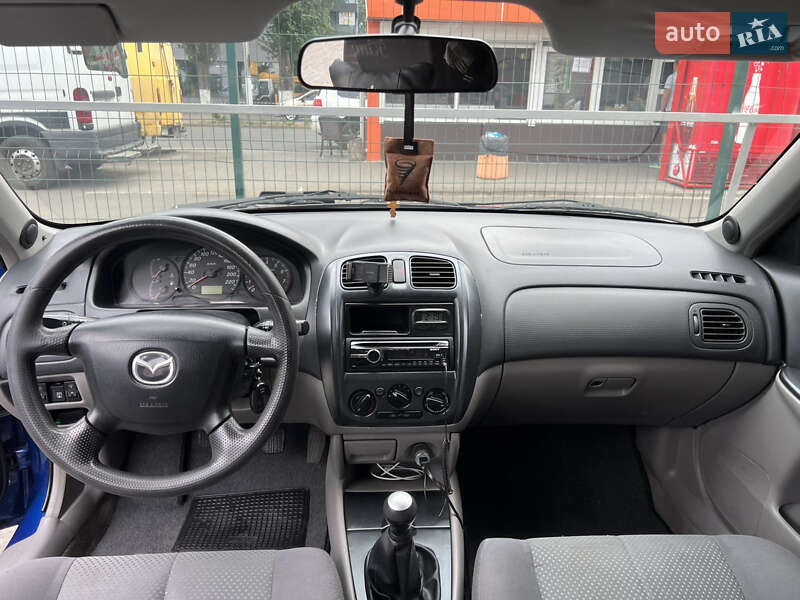 Хэтчбек Mazda 323 2000 в Одессе