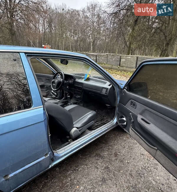 Хэтчбек Mazda 323 1987 в Хмельницком