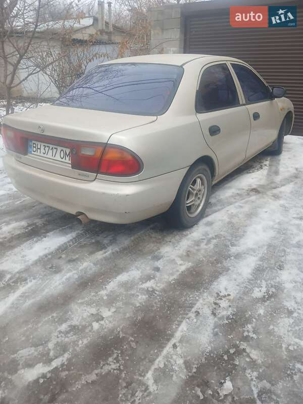 Mazda 323 1995
