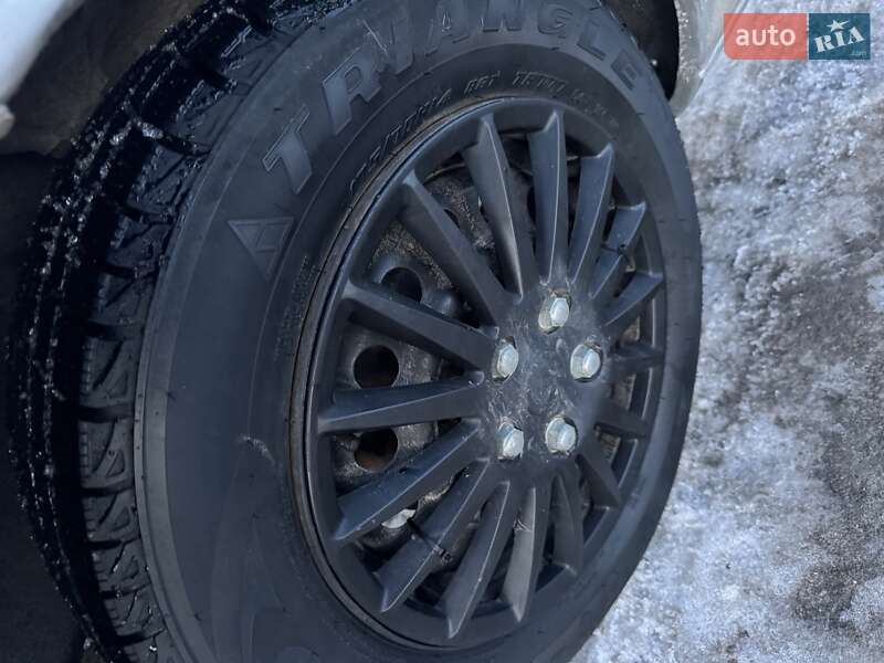 Хэтчбек Mazda 323 1997 в Львове фото 14 Хэтчбек Mazda 323 1997 в Львове