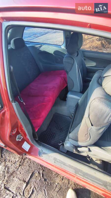 Хетчбек Mazda 323 1998 в Слобожанському