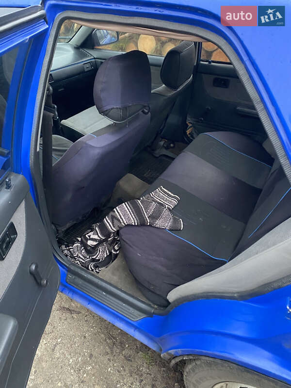 Седан Mazda 323 1991 в Житомире фото 5 Седан Mazda 323 1991 в Житомире