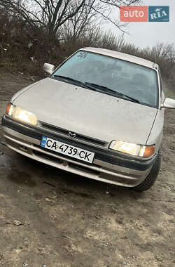 Седан Mazda 323 1995 в Золотоноше