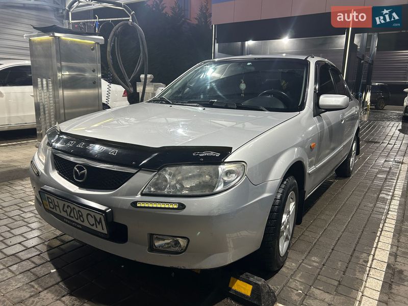 Mazda 323 2002