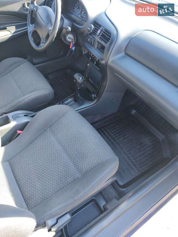 Хэтчбек Mazda 323 1996 в Остроге