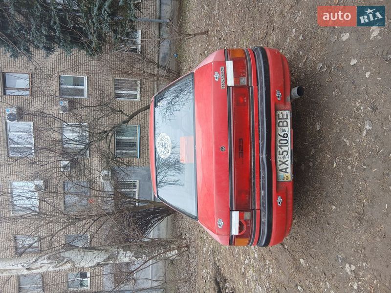Седан Mazda 323 1991 в Запоріжжі фото 4 Седан Mazda 323 1991 в Запоріжжі