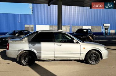 Седан Mazda 323 2002 в Запорожье