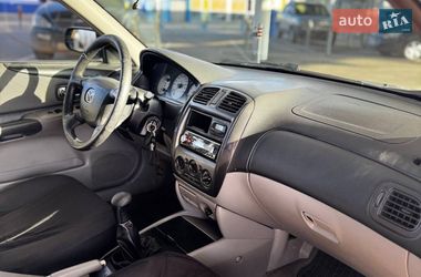 Седан Mazda 323 2002 в Запорожье