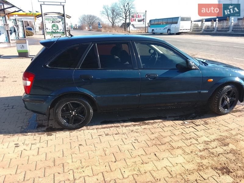 Хетчбек Mazda 323 1999 в Снятині