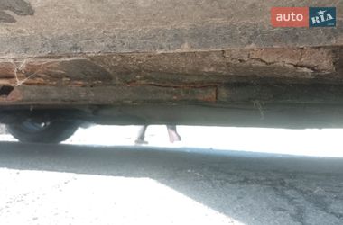 Седан Mazda 323 2002 в Ріпках