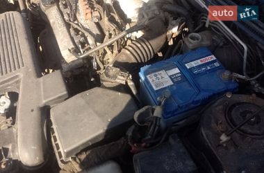 Седан Mazda 323 2002 в Ріпках