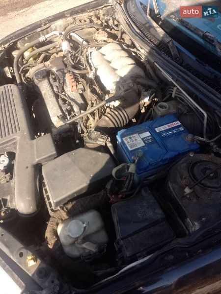 Седан Mazda 323 2002 в Ріпках