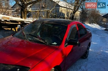 Седан Mazda 323 1995 в Стреховцы