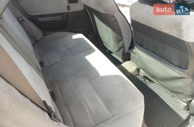 Седан Mazda 323 1989 в Полтаве
