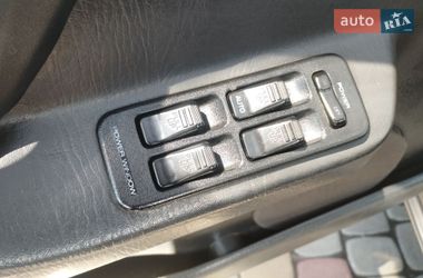 Седан Mazda 323 1989 в Полтаве