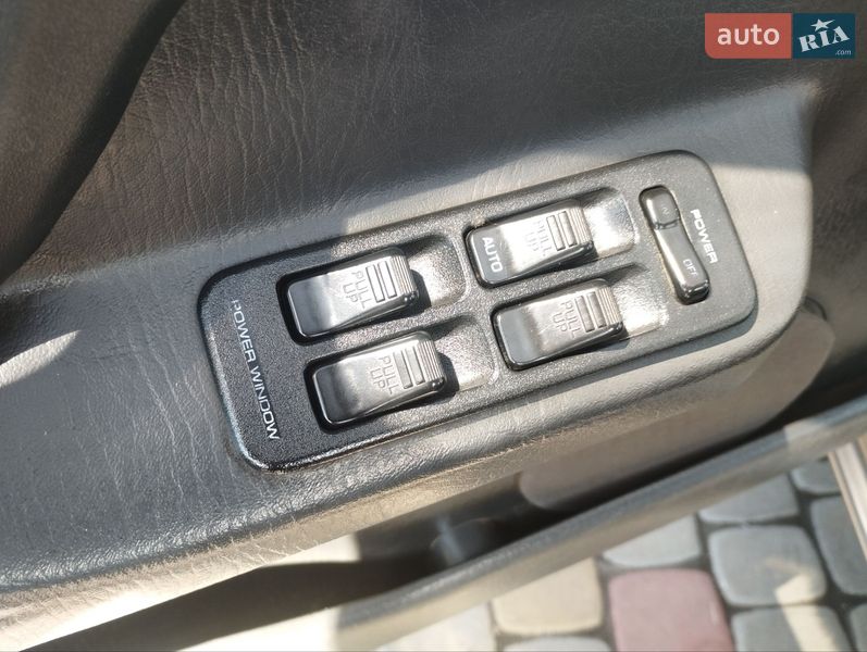 Седан Mazda 323 1989 в Полтаве