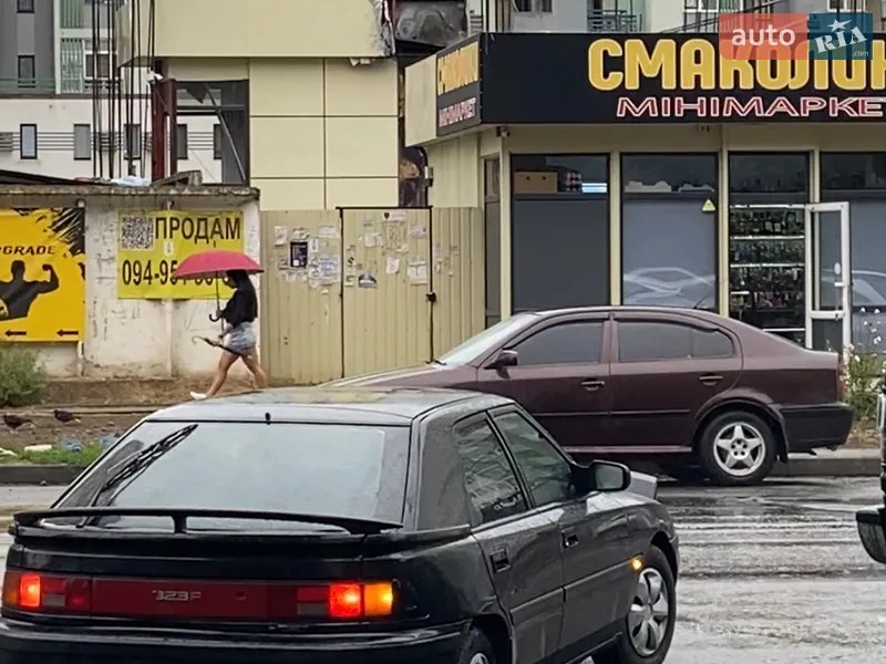 Mazda 323 1992