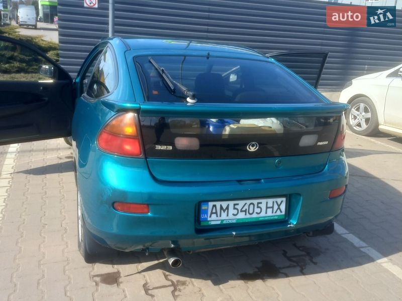 Хетчбек Mazda 323 1997 в Житомирі