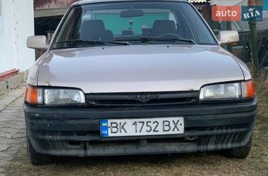 Седан Mazda 323 1996 в Костополе