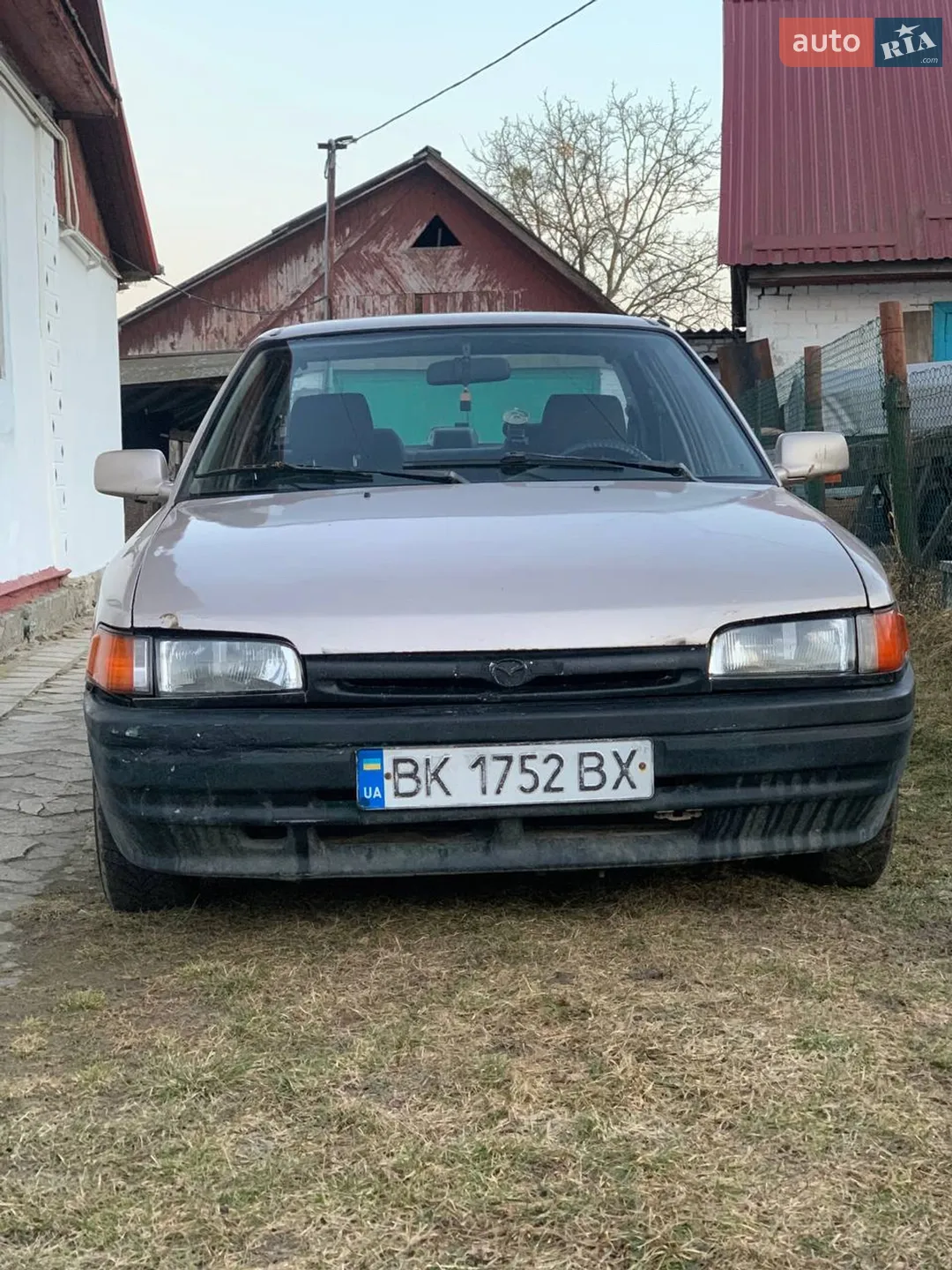 Mazda 323 1996
